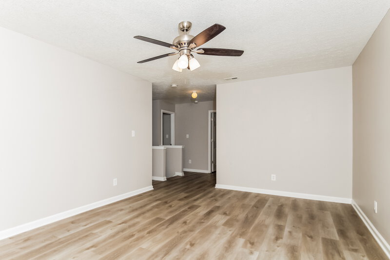 1,850/Mo, 1380 Gettysburg Way Indianapolis, IN 46234 Family Room View