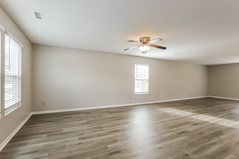 2,120/Mo, 8158 Retreat Ln Indianapolis, IN 46259 Living Room View 2