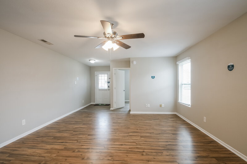 1,620/Mo, 328 Long Bow St Sheridan, IN 46069 Living Room View