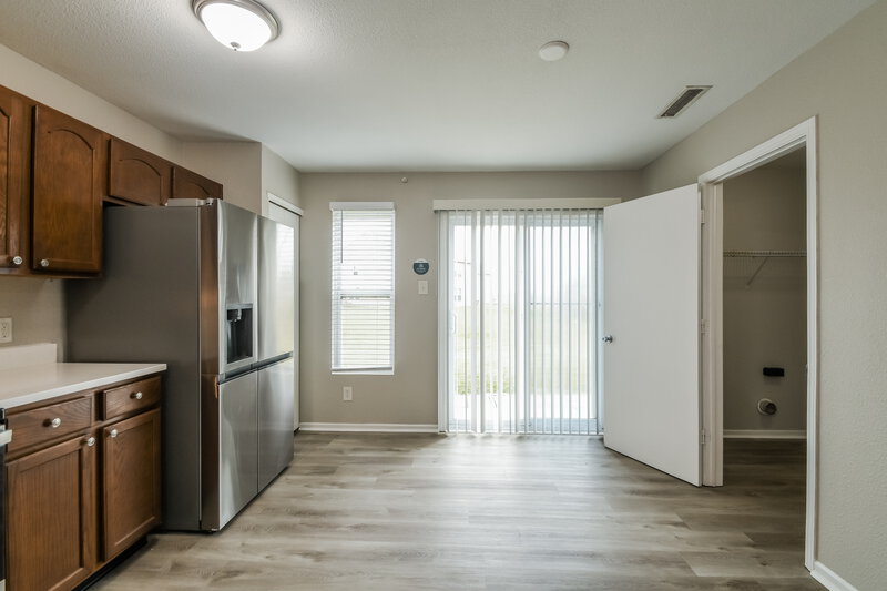 1,620/Mo, 328 Long Bow St Sheridan, IN 46069 Kitchen View