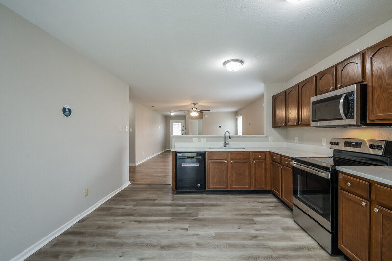 1,620/Mo, 328 Long Bow St Sheridan, IN 46069 Kitchen View 2