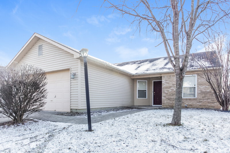 1,545/Mo, 7621 Blue Willow Dr Indianapolis, IN 46239 Front View