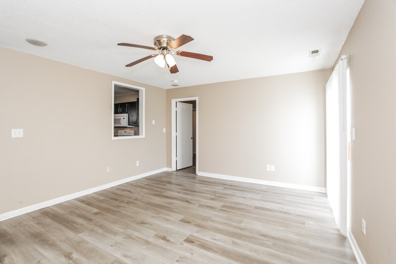 1,545/Mo, 7621 Blue Willow Dr Indianapolis, IN 46239 Living Room View