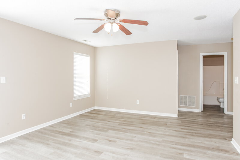 1,545/Mo, 7621 Blue Willow Dr Indianapolis, IN 46239 Living Room View 2