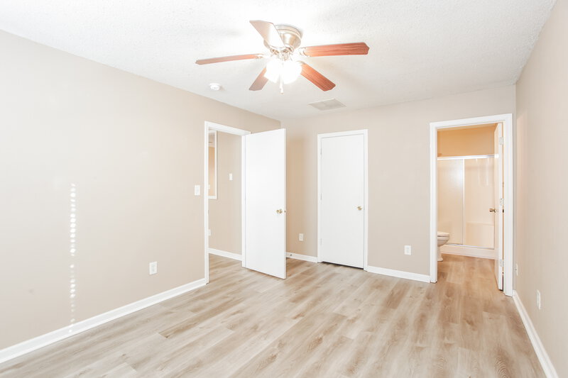 1,545/Mo, 7621 Blue Willow Dr Indianapolis, IN 46239 Main Bedroom View