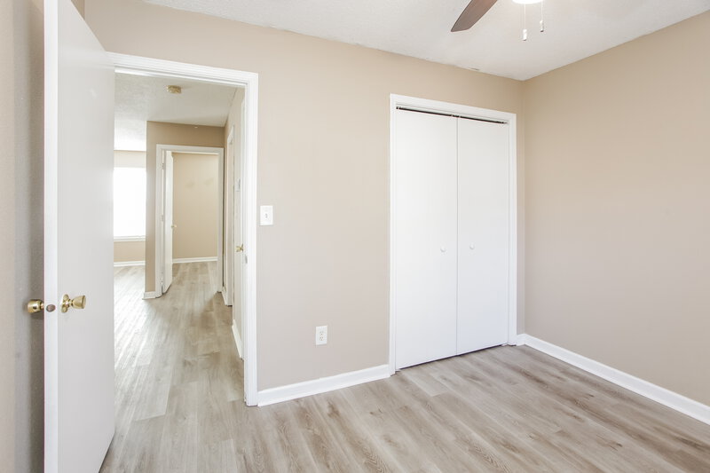 1,545/Mo, 7621 Blue Willow Dr Indianapolis, IN 46239 Bedroom View 2