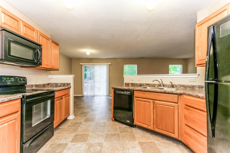 1,550/Mo, 14276 Banister Dr Noblesville, IN 46060 Kitchen View 2