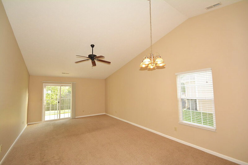 1,635/Mo, 11502 Pegasus Dr Noblesville, IN 46060 Family Room View 2