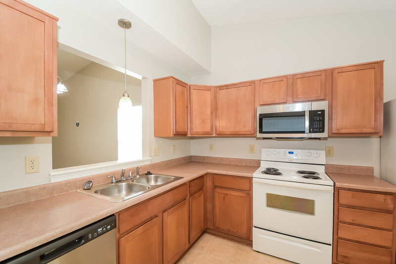 1,850/Mo, 11502 Pegasus Dr Noblesville, IN 46060 Kitchen View