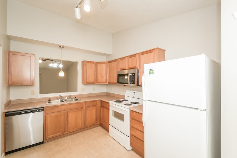 1,850/Mo, 11502 Pegasus Dr Noblesville, IN 46060 Kitchen View 2
