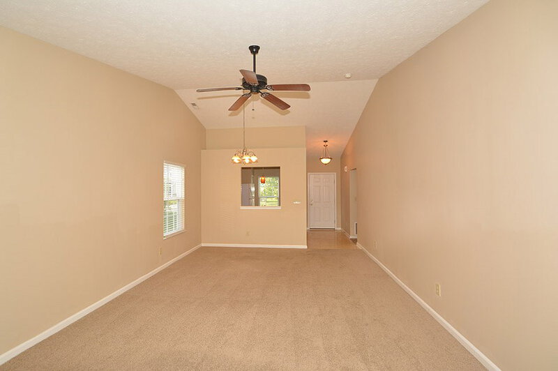 1,635/Mo, 11502 Pegasus Dr Noblesville, IN 46060 Dining Room View 2
