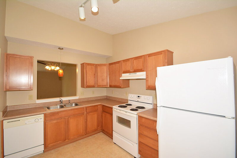 1,635/Mo, 11502 Pegasus Dr Noblesville, IN 46060 Kitchen View 3