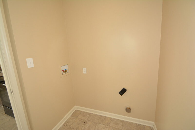 1,410/Mo, 3221 Brandenburg Dr Indianapolis, IN 46239 Laundry View