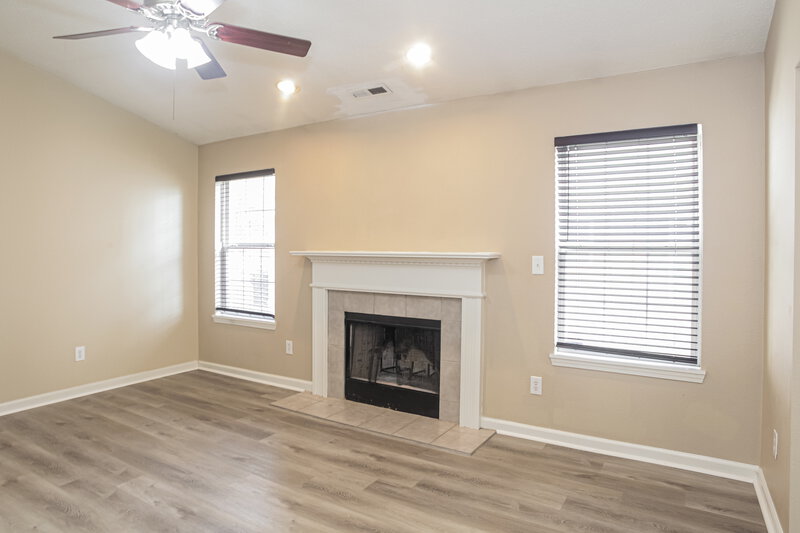 1,765/Mo, 9743 Centennial Ct Avon, IN 46123 Living Room View