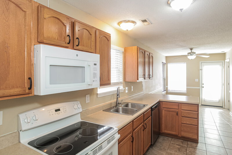 1,765/Mo, 9743 Centennial Ct Avon, IN 46123 Kitchen View 2