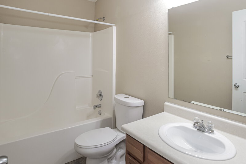 1,765/Mo, 9743 Centennial Ct Avon, IN 46123 Bathroom View