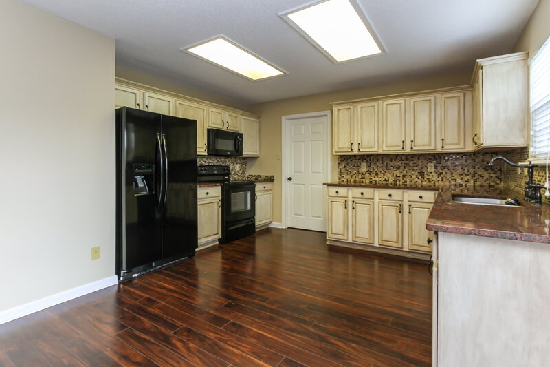 1,825/Mo, 9017 Stones Bluff Pl Camby, IN 46113 Kitchen View