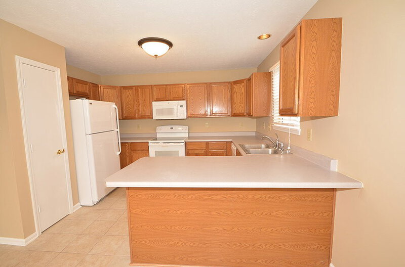1,695/Mo, 423 Garden Grace Dr Indianapolis, IN 46239 Kitchen View 2