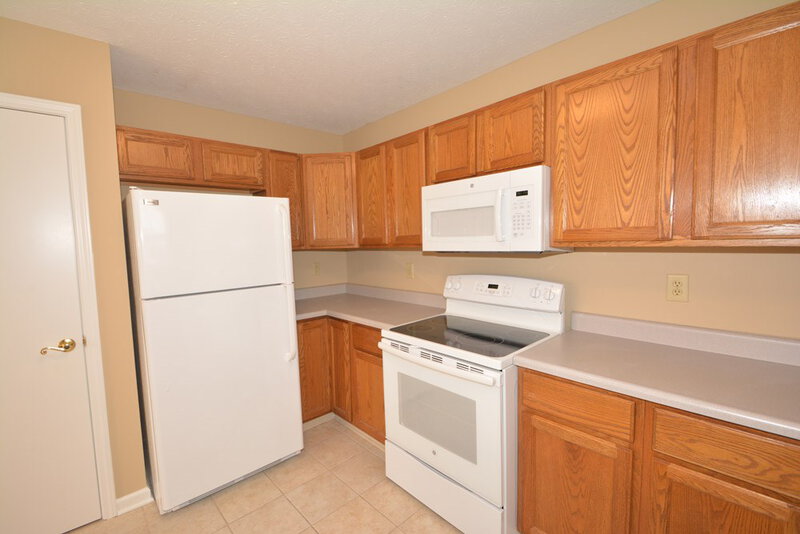 1,695/Mo, 423 Garden Grace Dr Indianapolis, IN 46239 Kitchen View 5