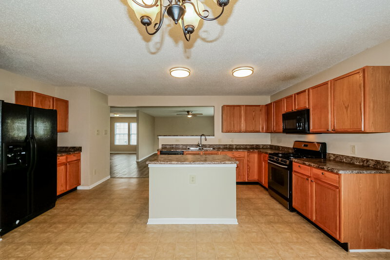 2,000/Mo, 2950 Hearthside Dr Greenwood, IN 46142 Kitchen View