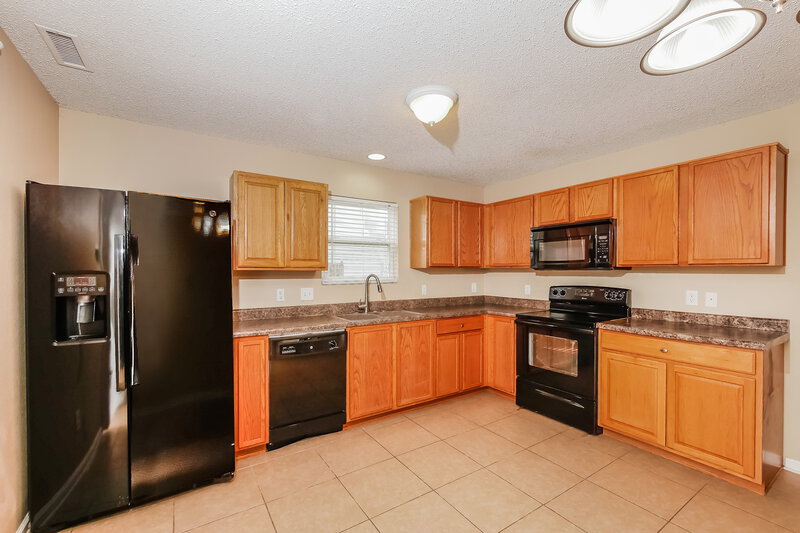 0/Mo, 3789 Dusty Sands Rd Whitestown, IN 46075 Kitchen View