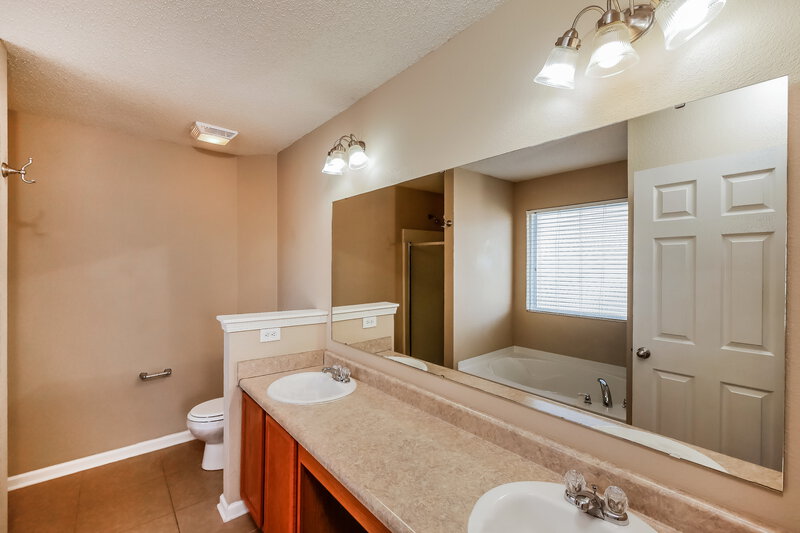 0/Mo, 3789 Dusty Sands Rd Whitestown, IN 46075 Main Bathroom View