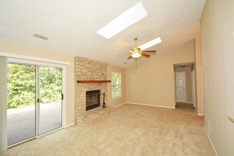 1,480/Mo, 11438 Cherry Blossom West Dr Fishers, IN 46038 Great Room View 2