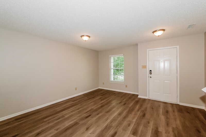 1,960/Mo, 15241 Clear St Noblesville, IN 46060 Living Room View 2