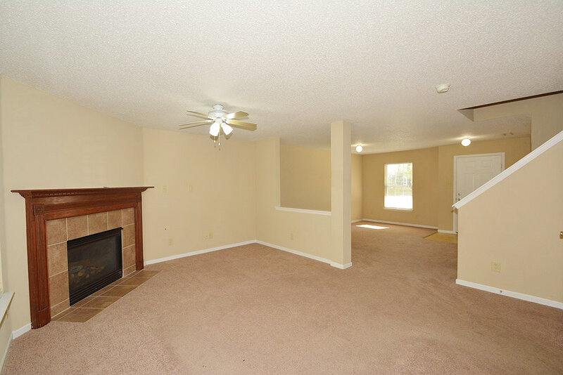 1,675/Mo, 15241 Clear St Noblesville, IN 46060 Family Room View 2