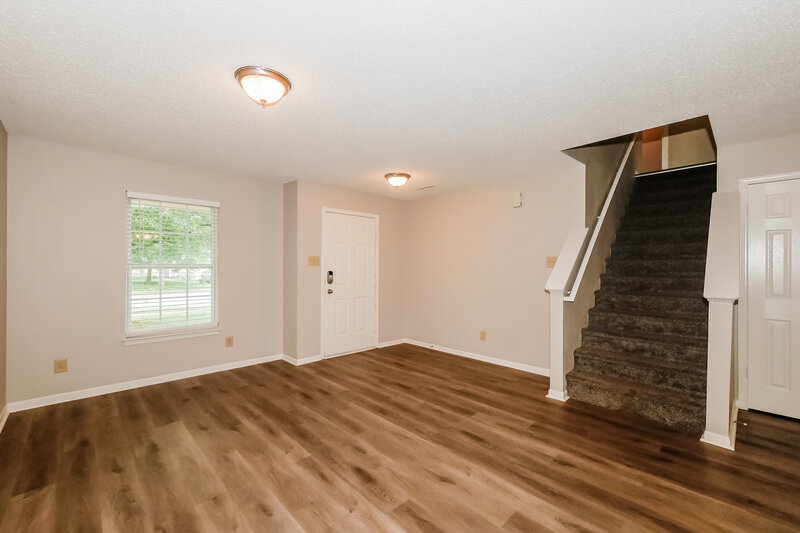 1,960/Mo, 15241 Clear St Noblesville, IN 46060 Living Room View 3