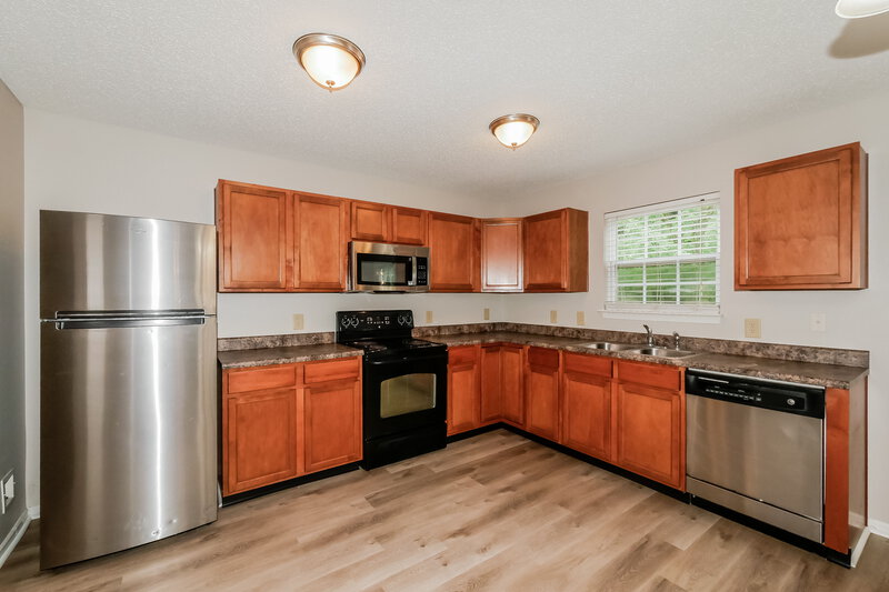 1,960/Mo, 15241 Clear St Noblesville, IN 46060 Kitchen View