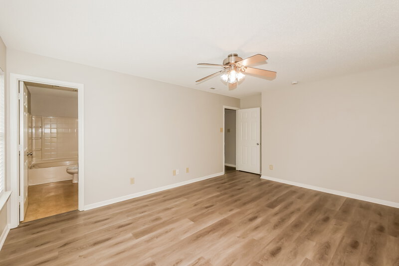 1,960/Mo, 15241 Clear St Noblesville, IN 46060 Main Bedroom View 2