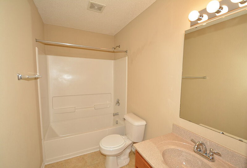 1,675/Mo, 15241 Clear St Noblesville, IN 46060 Bathroom View 2