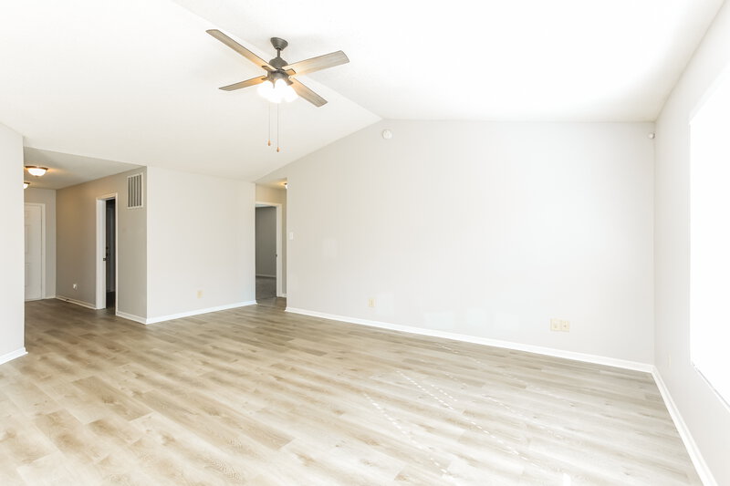 1,825/Mo, 2989 Hearthside Dr Greenwood, IN 46143 Living Room View 2