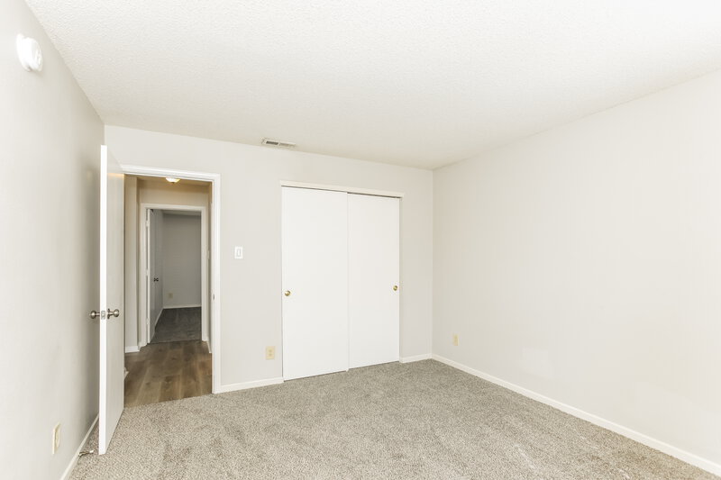 1,825/Mo, 2989 Hearthside Dr Greenwood, IN 46143 Bedroom View