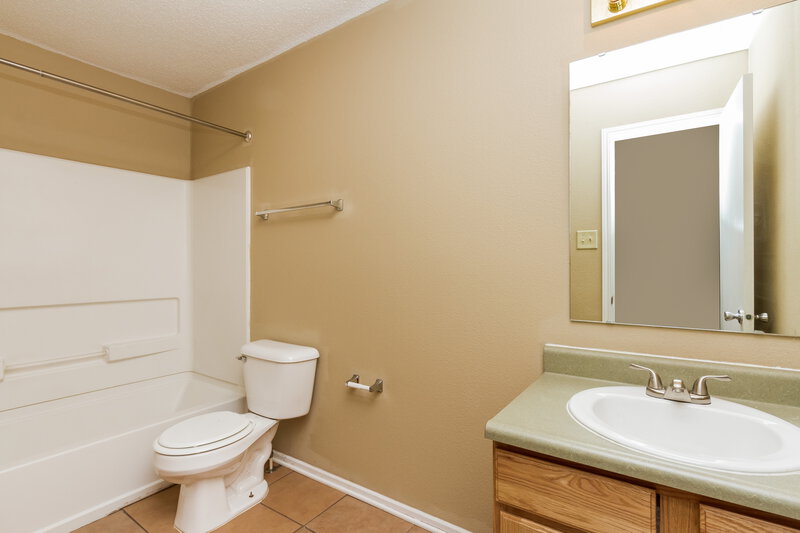 1,530/Mo, 15253 Beam St Noblesville, IN 46060 Bathroom View