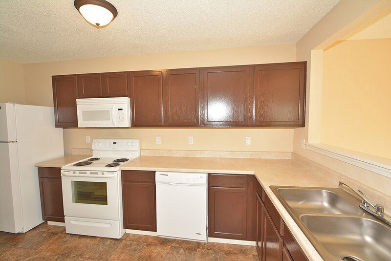 1,540/Mo, 4523 Redcliff South Ln Plainfield, IN 46168 Kitchen View 2