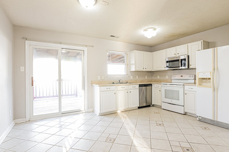 1,575/Mo, 13277 N Etna Green Dr Camby, IN 46113 Dining Room View