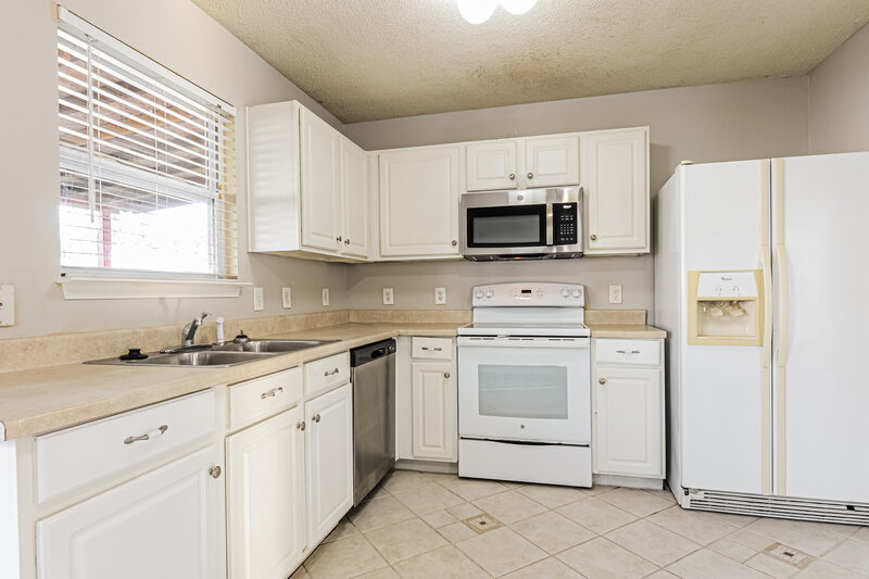 1,575/Mo, 13277 N Etna Green Dr Camby, IN 46113 Kitchen View
