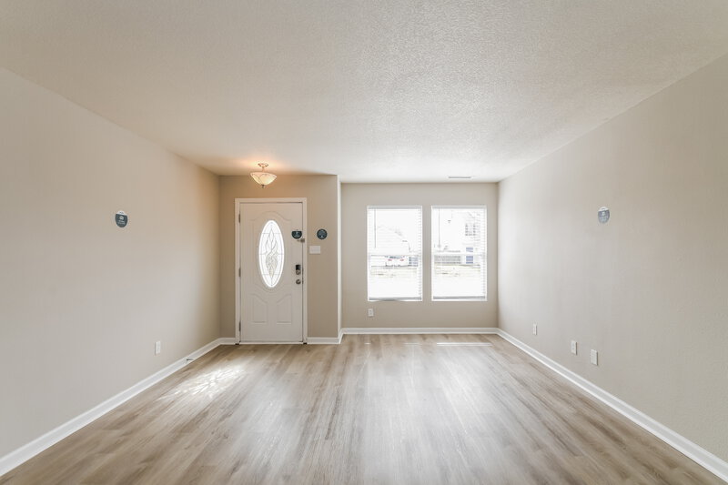 1,740/Mo, 321 Long Bow St Sheridan, IN 46069 Living Room View