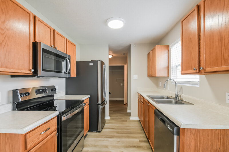 1,740/Mo, 321 Long Bow St Sheridan, IN 46069 Kitchen View