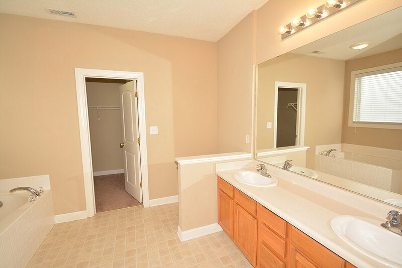 2,610/Mo, 18680 Big Circle Dr Noblesville, IN 46062 Master Bathroom View