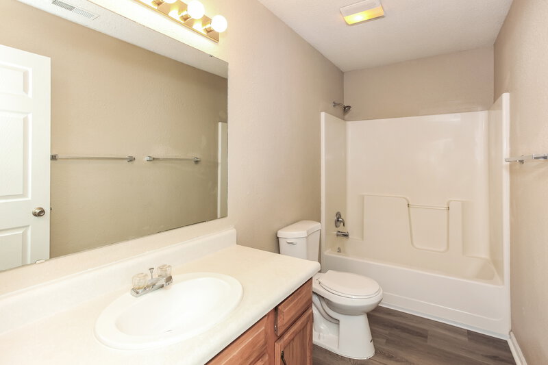 2,025/Mo, 8130 Amble Way Indianapolis, IN 46237 Bathroom View
