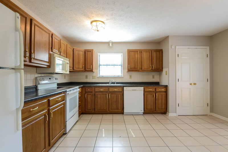 1,830/Mo, 5510 Allison Way Noblesville, IN 46062 Kitchen View