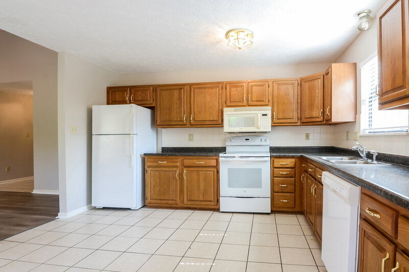 1,830/Mo, 5510 Allison Way Noblesville, IN 46062 Kitchen View 2