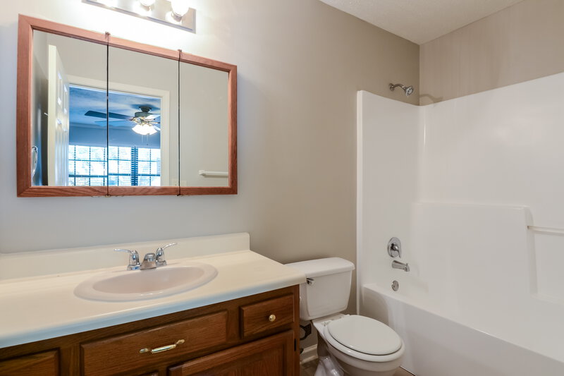 1,830/Mo, 5510 Allison Way Noblesville, IN 46062 Bathroom View