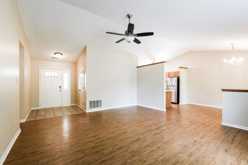 2,680/Mo, 5508 Pine Hill Dr Noblesville, IN 46062 Living Room View