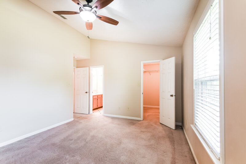 2,680/Mo, 5508 Pine Hill Dr Noblesville, IN 46062 Main Bedroom View 3