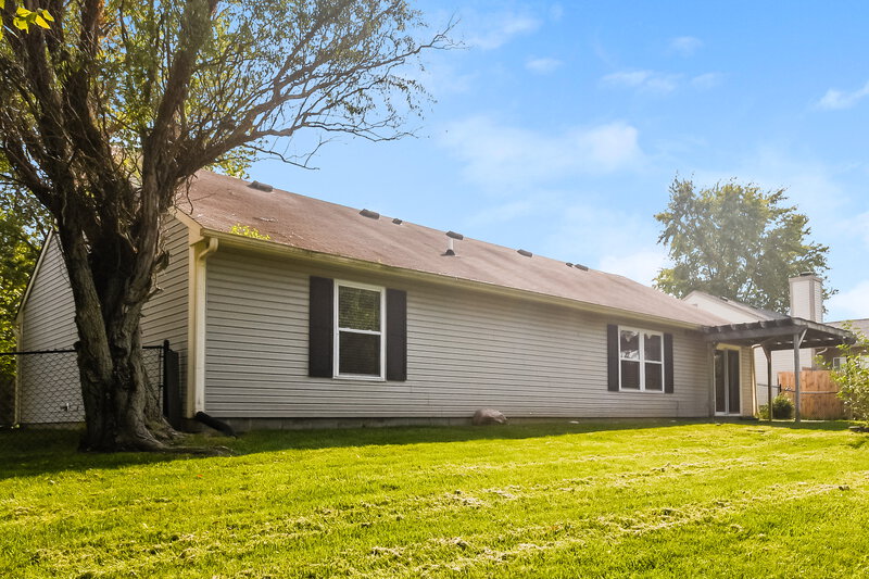 2,680/Mo, 5508 Pine Hill Dr Noblesville, IN 46062 Rear View