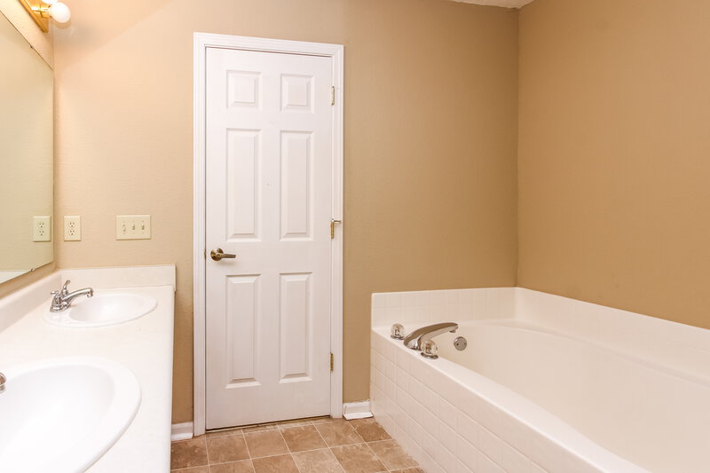 1,810/Mo, 19298 Links Ln Noblesville, IN 46062 Master Bathroom View